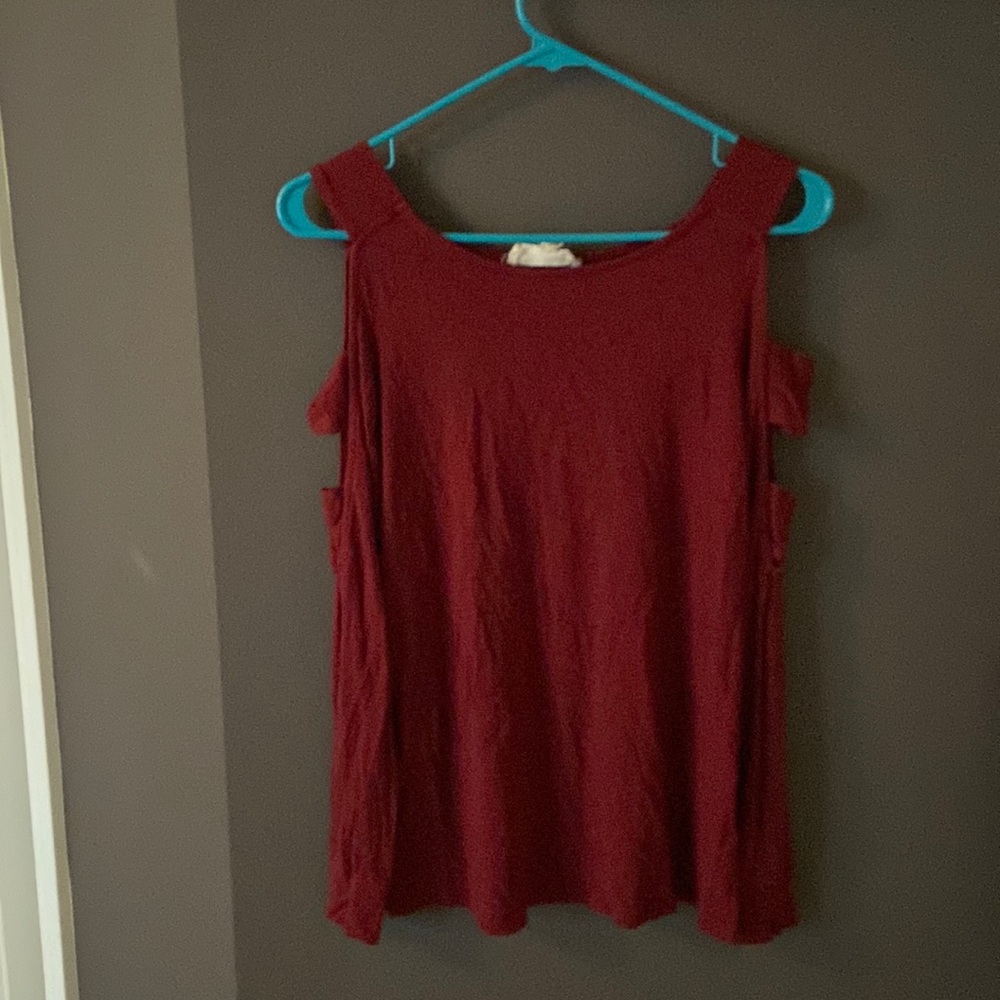 Long sleeve cold shoulder top.